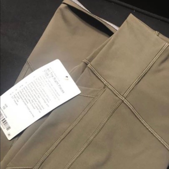 Lululemon all the right places crop - Picture 4 of 4